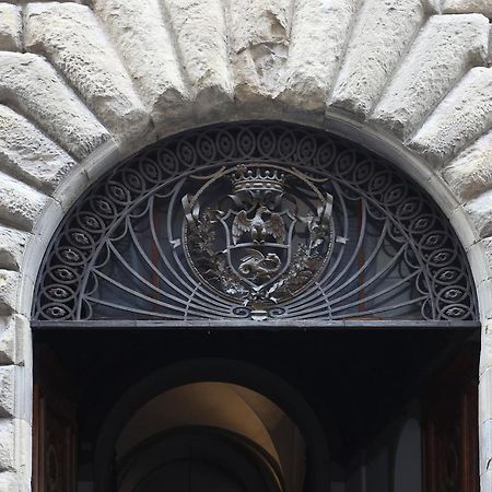 Apt. Melograno - Pauline Suites, Palazzo Borghese Флоренция Экстерьер фото